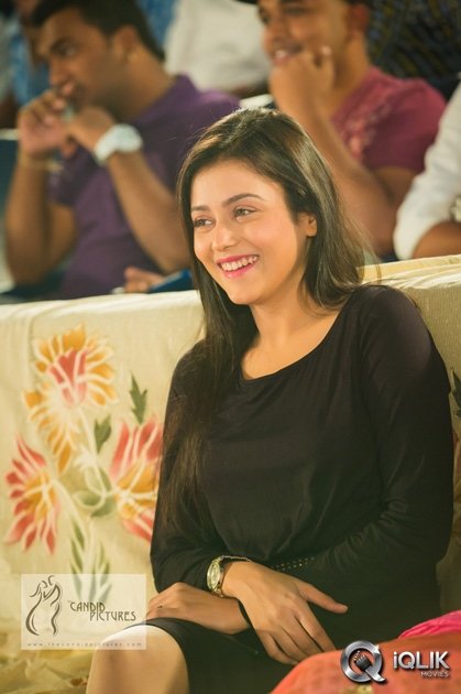 Chinnadana-Neekosam-Movie-Platinum-Disc-Function